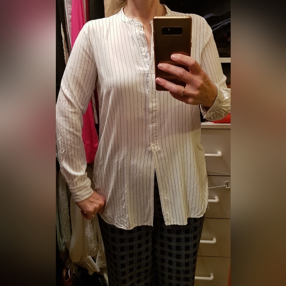 H&M white pin stripe blouse, side pull rouching - Picture 3 of 11